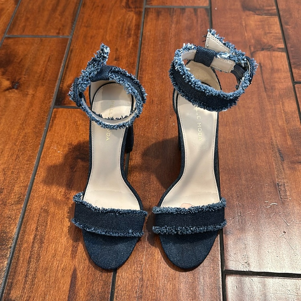 Pelle Moda heels